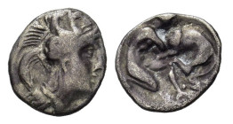 Southern Apulia, Tarentum, c. 380-325 BC. AR Diobol (11mm, 0.70g). Helmeted head of Athena r., helmet decorated with hippocamp. R/ Herakles kneeling r...