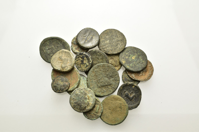 Lot of 20 Greek Æ coins, to be catalog. Lot sold as is, no return