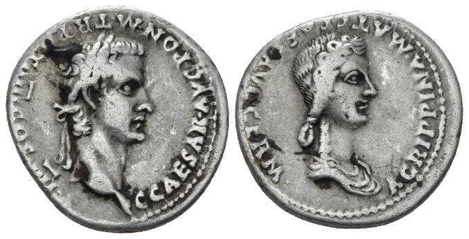 Gaius, 37-41 Denarius Rome 40, AR 19.00 mm., 3.74 g.
Laureate head of Gaius r. ...