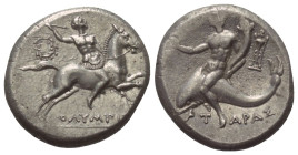 Kalabrien. Tarent.

 Didrachme oder Nomos (Silber). Ca. 240 - 228 v. Chr.
Vs: Krieger mit Speer zu Pferde nach rechts reitend; im Feld links Kranz,...