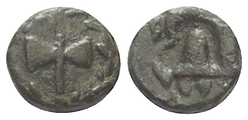 Karien. Euromos.

 Bronze. 2. Jhdt. v. Chr.
Vs: Doppelaxt (Labrys) in Lorbeer...