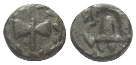 Karien. Euromos.

 Bronze. 2. Jhdt. v. Chr.
Vs: Doppelaxt (Labrys) in Lorbeerkranz.
Rs: Makedonischer Helm.

11 mm. 2,39 g. 
 In den Standardzi...