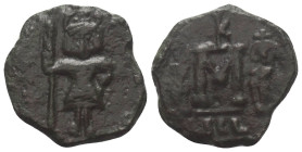 Constantinus IV. Pogonatus (668 - 685 n. Chr.).

 Follis (Kupfer). 668 - 674. Syracus.
Vs: Konstantin, stehend, mit Helm und Kürass und Speer in de...