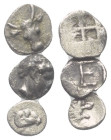 Griechische Münzen - Lots.


Lamponeia (Troas) / Kolophon (Ionien) / Ungesicherte Münzstätte (Karien).

Lot (3 Stück, Silber): Hemiobol, Tetartem...