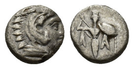 Mysia, Pergamon, c. 310-282 BC. AR Diobol (10mm, 1.17g). Head of Alexander as Hercules right wearing lion-skin headdress, paws tied around his neck R/...