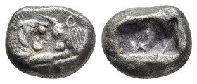 Kings of Lydia, time of Cyrus - Darios I, c. 550/39-520 BC. AR Siglos (15mm, 5.21g). Sardes. Confronted foreparts of lion right and bull left R/ Two i...