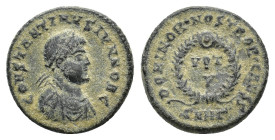Constantine II (Caesar, 317-337). Æ Follis (17,17 mm, 3,51 g). Heraclea, AD 324. RIC 63. Very fine.
