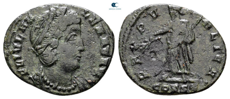 Helena. Augusta AD 324-3230. Constantinople
Follis Æ

16 mm, 1,12 g



ne...