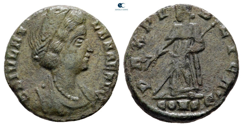 Helena. Augusta AD 324-3230. Constantinople
Follis Æ

15 mm, 1,60 g



ve...