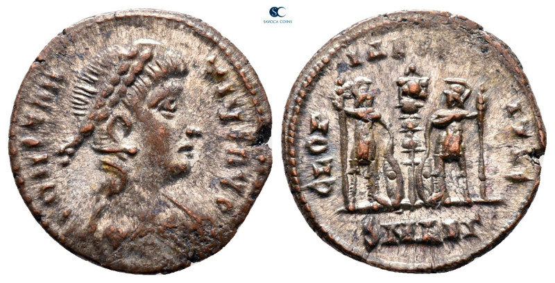 Constantius II AD 347-361. Alexandria
Follis Æ

15 mm, 1,39 g



very fin...