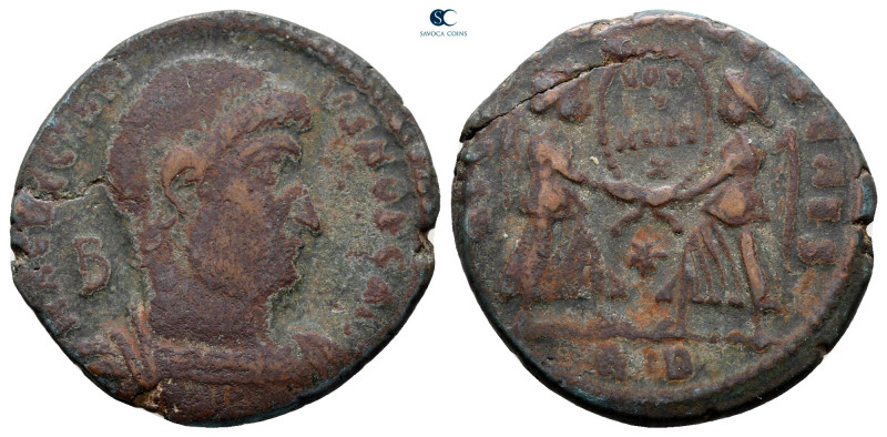 Decentius, as Caesar AD 350-353. Rome
Follis Æ

22 mm, 4,81 g

nearly very ...