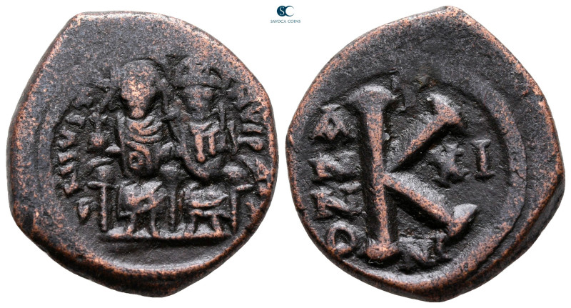 Justin II and Sophia AD 565-578. Nikomedia
Half Follis or 20 Nummi Æ

25 mm, ...