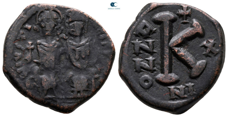 Justin II and Sophia AD 565-578. Nikomedia
Half Follis or 20 Nummi Æ

22 mm, ...