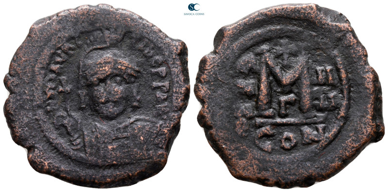 Maurice Tiberius AD 582-602. Constantinople
Follis or 40 Nummi Æ

30 mm, 11,4...