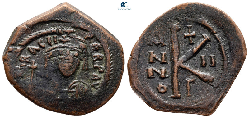 Heraclius AD 610-641. Constantinople
Half Follis or 20 Nummi Æ

25 mm, 4,62 g...