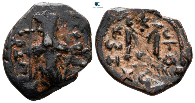 Constans II AD 641-668. Constantinople
Follis or 40 Nummi Æ

22 mm, 3,47 g
...