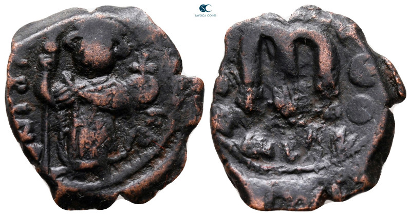Constans II AD 641-668. Constantinople
Follis or 40 Nummi Æ

23 mm, 3,82 g
...