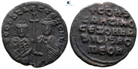 Constantine VII Porphyrogenitus, with Zoe AD 913-959. Constantinople. Follis Æ