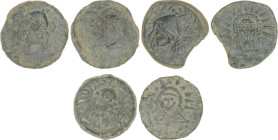 Lote 3 monedas As. 200-20 a.C. MALACA (MÁLAGA). Anv.: Cabeza de Vulcano con birrete cónico a izquierda, detrás tenazas y leyenda. Rev.: Busto de Helio...