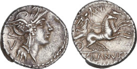 Denario. 91 a.C. JUNIA. D. Junius Silanus L.f. Anv.: Cabeza de Roma a derecha, detrás letra V. Rev.: Victoria en biga a derecha, encima número XXVI. E...