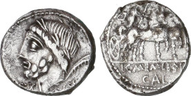Denario. 87 a.C. MEMMIA. L. y C. Memmius L.f. Galeria. Anv.: Cabeza laureada de Saturno a izquierda, detras arpa. Debajo de la barbilla dos puntos y X...