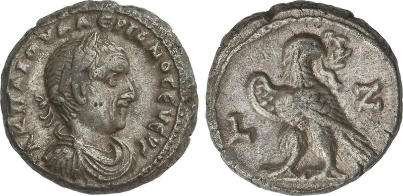 Tetradracma. Acuñada el 258-259 d.C. VALERIANO I. ALEJANDRIA. Anv.: Cabeza laure...