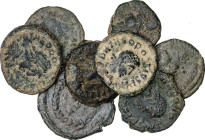 Lote 8 monedas Fracción de Centenional (7) y 1/2 Centenional. Acuñadas el 378-388 a.C. TEODOSIO I. AE. Diversas Cecas. Las Fracciones dos reversos dif...