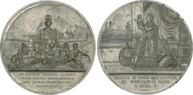 Medalla Nacimiento Príncipe Alfonso. 1857. BARCELONA. Anv.: Isabel II con el príncipe, trono y león con escudo. En exergo: ORIETVE IN DIEBVS ESVS IVST...