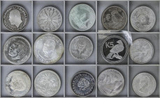 Lote 15 monedas. S.XX. VARIOS PAISES. AR. Todas diferentes, monedas de tamaño tipo duro. A EXAMINAR. SC y PROOF.