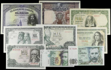 Lote 9 billetes 1.000 Pesetas. 1925 a 1992. Carlos I 1925, San Fernando 1928, Marqués de Santillán Noviembre 1949, Sorolla Sin Serie Diciembre 1951, R...