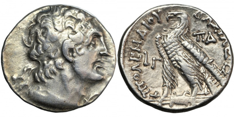 Ptolemaic Kings of Egypt, Cleopatra VII Thea Neotera, AR Tetradrachm. Dated RY 3...