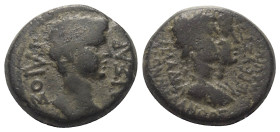 Lydien. Philadelphia (Neokaisareia). Caligula (37 - 41 n. Chr.).

 Bronze.
Vs: Kopf des Caligula rechts.
Rs: Drapierte Büsten der Dioskuren mit Lo...