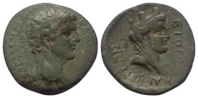 Kappadokien. Kaisareia (Caesarea). Claudius (41 - 54 n. Chr.).

 Bronze.
Vs: Kopf mit Lorbeerkranz rechts.
Rs: Tyche mit Mauerkrone und Schleier r...