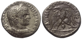 Phönikien. Tyros. Caracalla (197 - 217 n. Chr.).

 Tetradrachme (Silber). Ca. 213 - 217 n. Chr.
Vs: Büste mit Lorbeerkranz und Panzer rechts.
Rs: ...