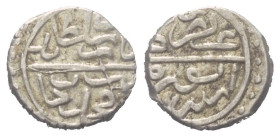 Osmanen. Bayezid II. (886 - 918 H. / 1481 - 1512).

 Akce (Silber). 886 H. Ankara.
Vs: Sultan Bayezid / bin Mehmed han.
Rs: Azze nasruhu düribe / ...