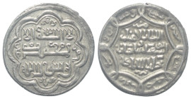 Ilkhaniden. Abu Sa'id (716 - 736 H. / 1316 - 1335).

 2 Dirhams (Silber). 729 H. Tabriz.
Typ G.

Vs: Im Achtpass Shahadah und Namen der vier rech...