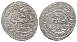 Ilkhaniden. Sulayman (739 - 746 H. / 1339 - 1346).

 2 Dirhams (Silber). 739 H. Ma'din.
Typ B.

Vs: Im Viereck erster Teil der Shahadah, an den S...