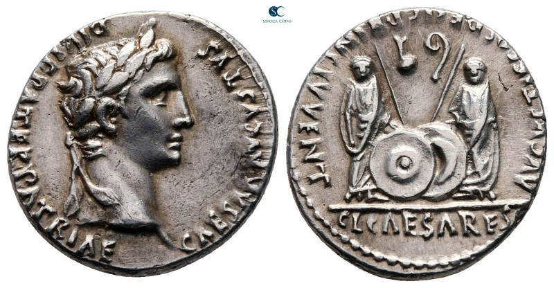 Augustus 27 BC-AD 14. Lugdunum (Lyon)
Denarius AR

18 mm, 3,86 g

CAESAR AV...