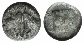 Lesbos, Unattributed early mint, c. 500-450 BC. BI 1/12 Stater (9mm, 0.99g). Confronted boars’ heads. R/ Four-part incuse square. HGC 6, 1067. Fine