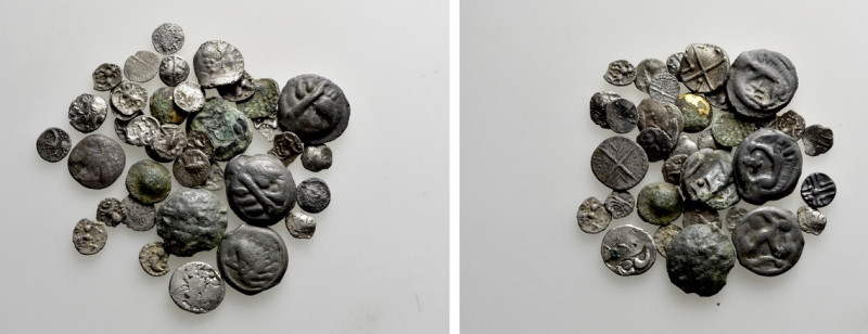 Circa 37 Celtic Coins. 

Obv: .
Rev: .

. 

Condition: See picture.

We...