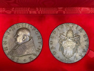 Medaglie papali. Giovanni XXIII (1958-1963). Medaglia straordinaria fusa separatamente nelle due facce per l'elezione al pontificato del 1958 (anno I)...