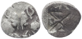 Lesbos, Mytilene. AR Diobol, 1.42 g 12.30 mm.Circa 400-350 BC.
Obv: Confronted boar's heads.
Rev: Diagonally divided incuse square.
Ref:Traité pl. 14,...