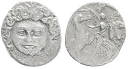 L. Plautius Plancus, 47 BC. AR, Denarius. 3.69 g. 18.37 mm. Rome.
Obv: L•PLAVTIVS. Head of Medusa, facing, with coiled snake on either side. 
Rev: Vic...