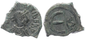 Maurice Tiberius 582-602 AD. AE, Pentanummium. 1.77 g. 16.11 mm. Constantinople. 
Obv: DN TIBER P. Pearl diademed, draped, cuirassed bust right.
Rev: ...