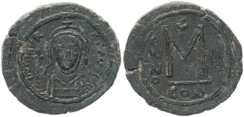 Maurice Tiberius 582-602 AD. AE, Follis. 10.03 g. 27.53 mm. Constantinople. RY 2...