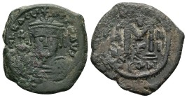 Heraclius 610-641 AD. AE, Follis. 10.94 g. 30.70 mm. Constantinople.
Obv: dN hRACLI[VS PeRP] AVG. Crowned and cuirassed or plumed-helmeted and cuiras...