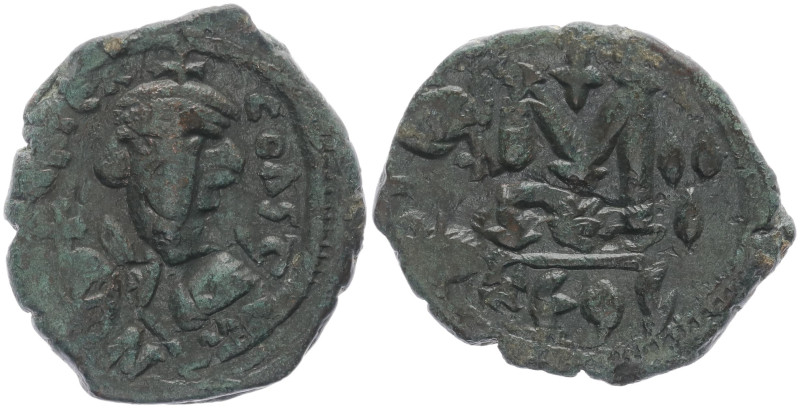 Constans II (?) 641-668 AD. AE Follis. 5.34 g. 26.41 mm. Uncertain mint. 
Obv: [...