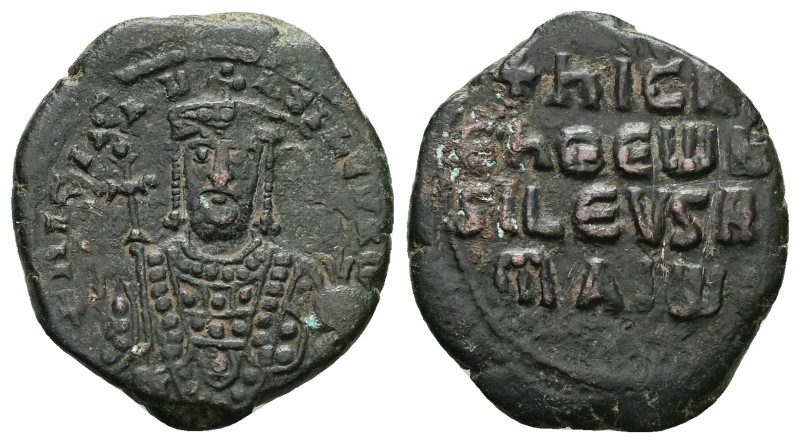 Nicephorus II Phocas, 963-969 AD. AE, Follis. 9.46 g. 26.50 mm. Constantinople....