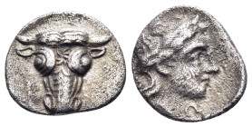 PHOKIS, Federal Coinage. Circa 354-352 BC. Obol (Silver, 11 mm, 0.75 g, 6 h), struck under Onymarchos. Head of a bull facing. Rev. Φ-Ω Laureate head o...