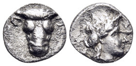PHOKIS, Federal Coinage. Circa 352-351 BC. Obol (Silver, 10 mm, 0.84 g, 12 h), struck under Phyallos. Head of a bull facing. Rev. Φ-Ω Laureate head of...